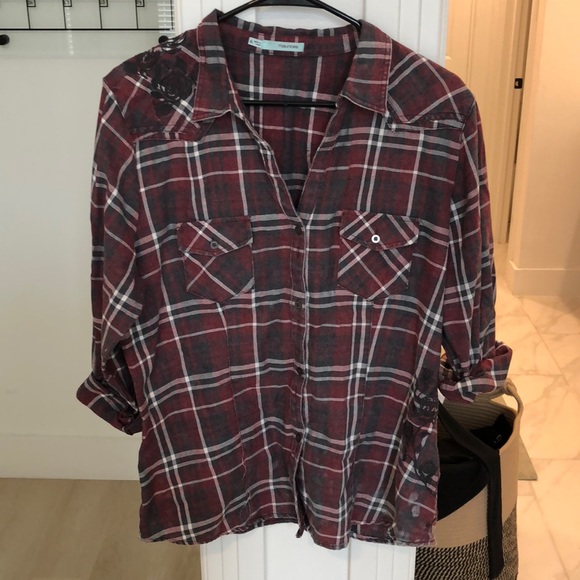 Button down flannel - Picture 1 of 3